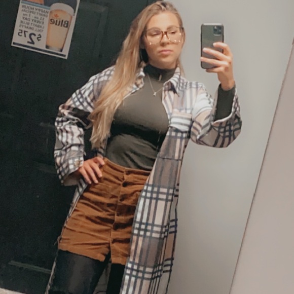 Hello Gorgeous! - Picture 2 of 2